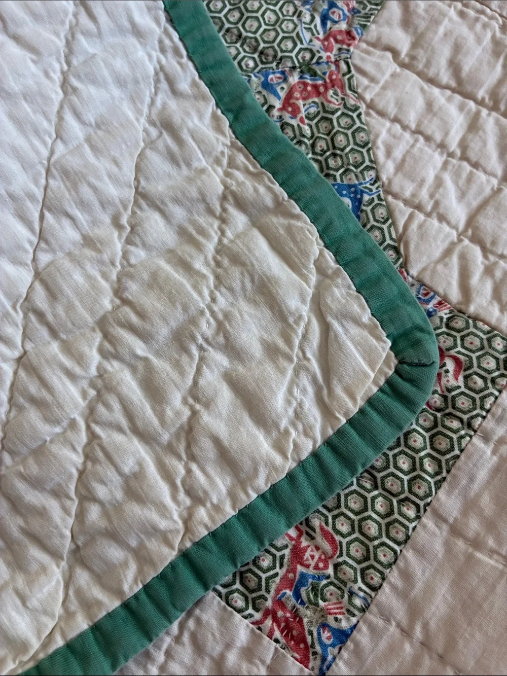 Antique Handmade Green Cream Bowtie Pattern Full Queen Quilt Blanket Bedroom